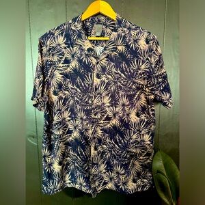 EUC H&M Hawaiian short sleeved button up casual shirt
